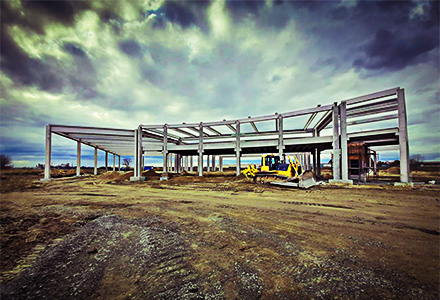 A facility under construction at the Structura Investment Uno industrial complex in Sombor illustrates the construction supervision of Oktopaz - thumbnail