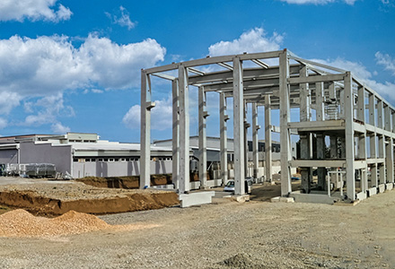 Gradilište fabrike Kolektor Etra u Barajevu, gde Oktopaz vodi stručni građevinski nadzor - sličica
