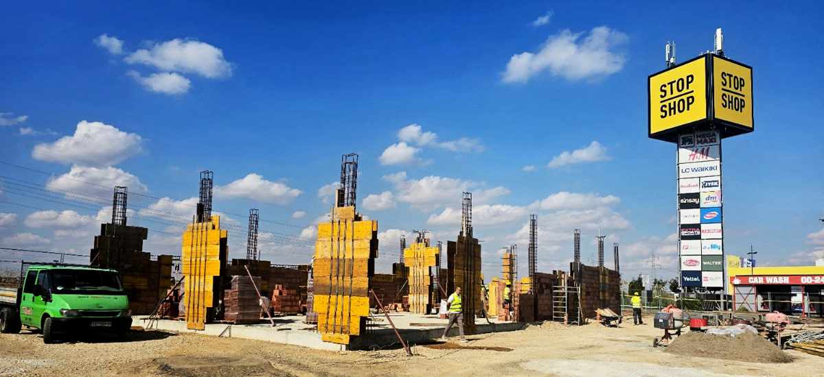 Construction of a new part of the Stop Shop shopping center for CPI Property Group and MsDonald's in Sabac, where Oktopaz manages the project - banner